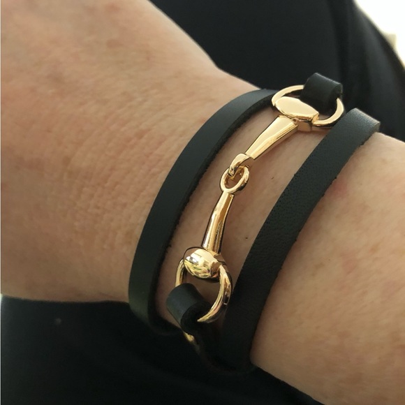 🌸Leather Horse Bit Bracelet Black or Brown, in Gold Tone - Picture 6 of 7